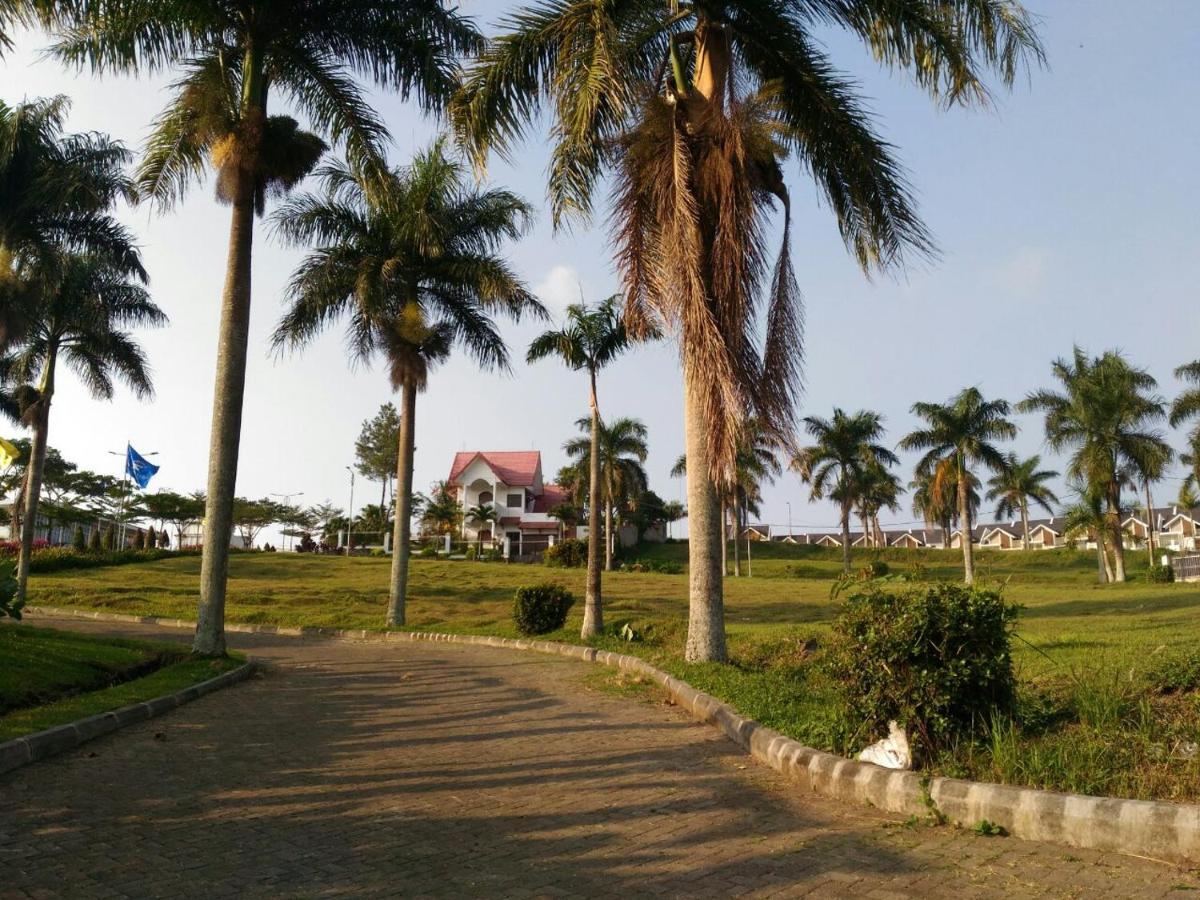 Villa Malang Puncak Buring Екстериор снимка