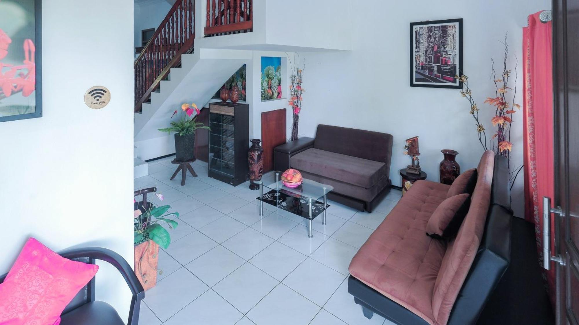 Villa Malang Puncak Buring Екстериор снимка