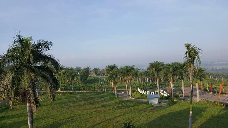 Villa Malang Puncak Buring Екстериор снимка